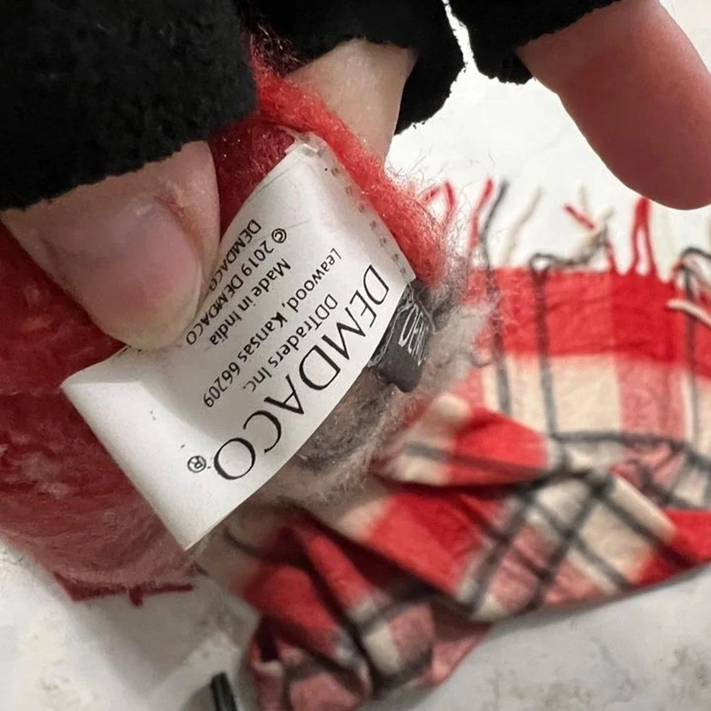 Demdaco Cuddle Blanket Red Cream Plaid‎ Fringed Throw 42x78